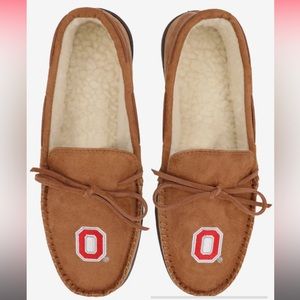 ❤️ NEW WITH TAGS Ohio state slippers ❤️